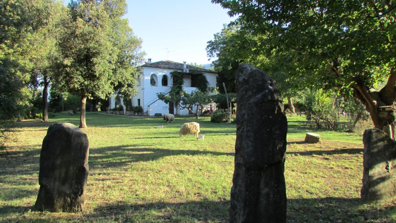 Agriturismo "Borgo Madonna Degli Angeli" - Charming Cottages In The Gardens ! Tocco da Casauria Eksteriør billede