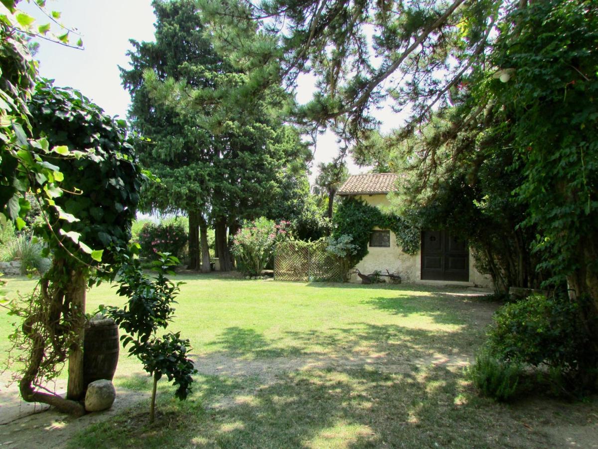 Agriturismo "Borgo Madonna Degli Angeli" - Charming Cottages In The Gardens ! Tocco da Casauria Eksteriør billede